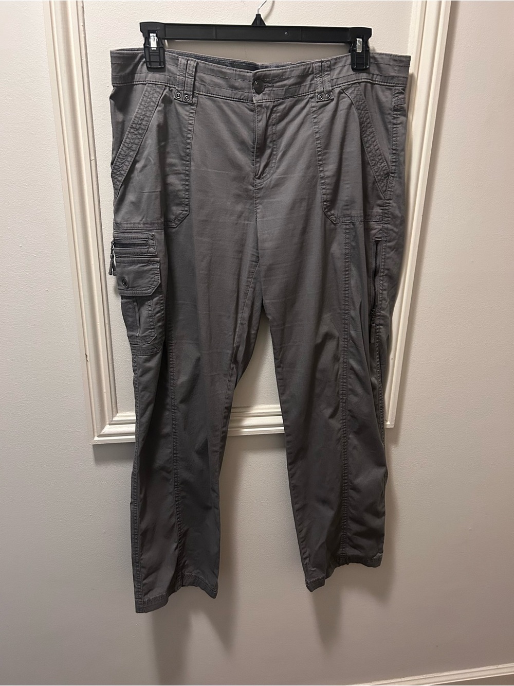 Natural Reflections Gray Women's Cargo Pants - Multi-Pocket Utility